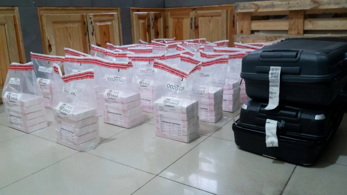 DNCD decomisa 150 paquetes de cocaína en el aeropuerto de Punta Cana