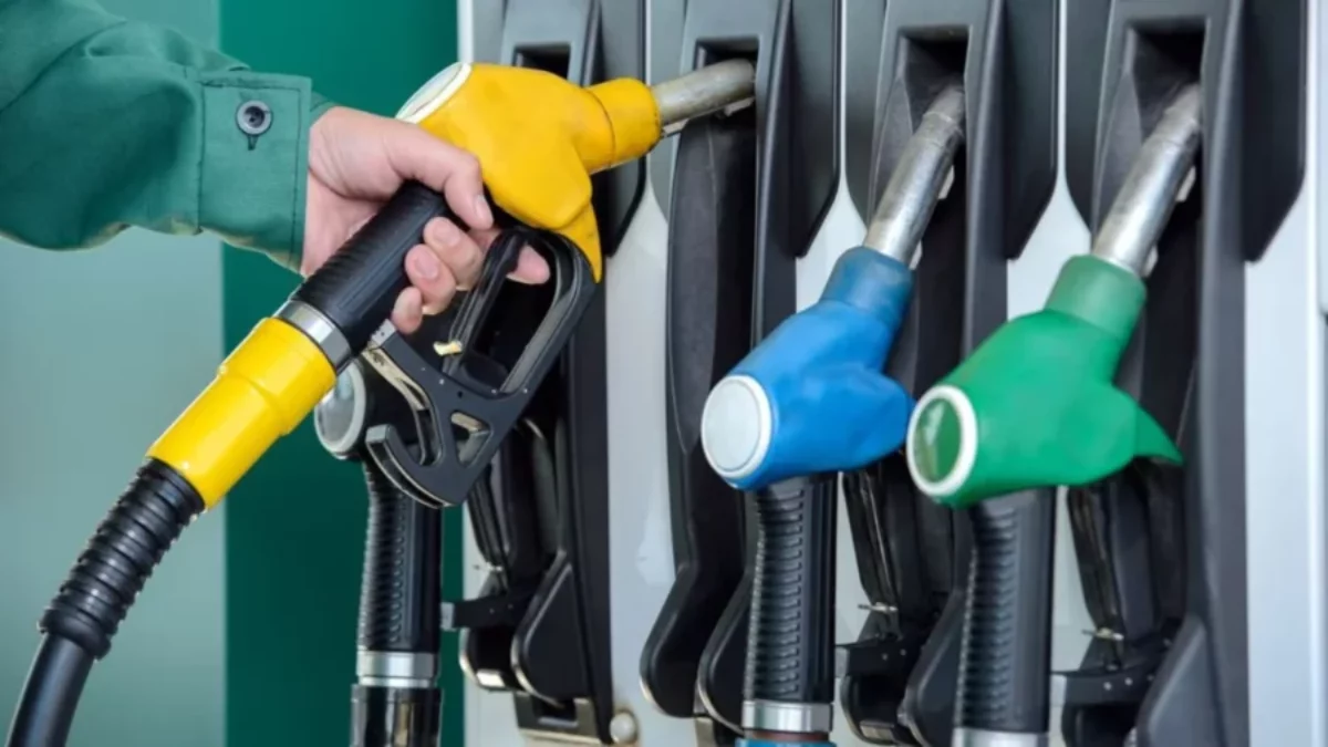 Gasolinas y gasoil suben RD$10; GLP queda congelado