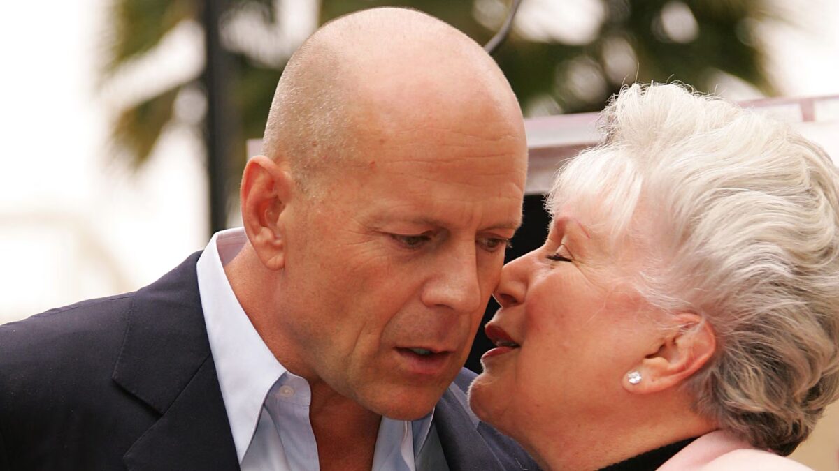 Madre de Bruce Willis, celebra veintidós años como voluntaria del Departamento de Policía de Los Ángeles: “Esta es mi familia” 
#NoticiasSIN