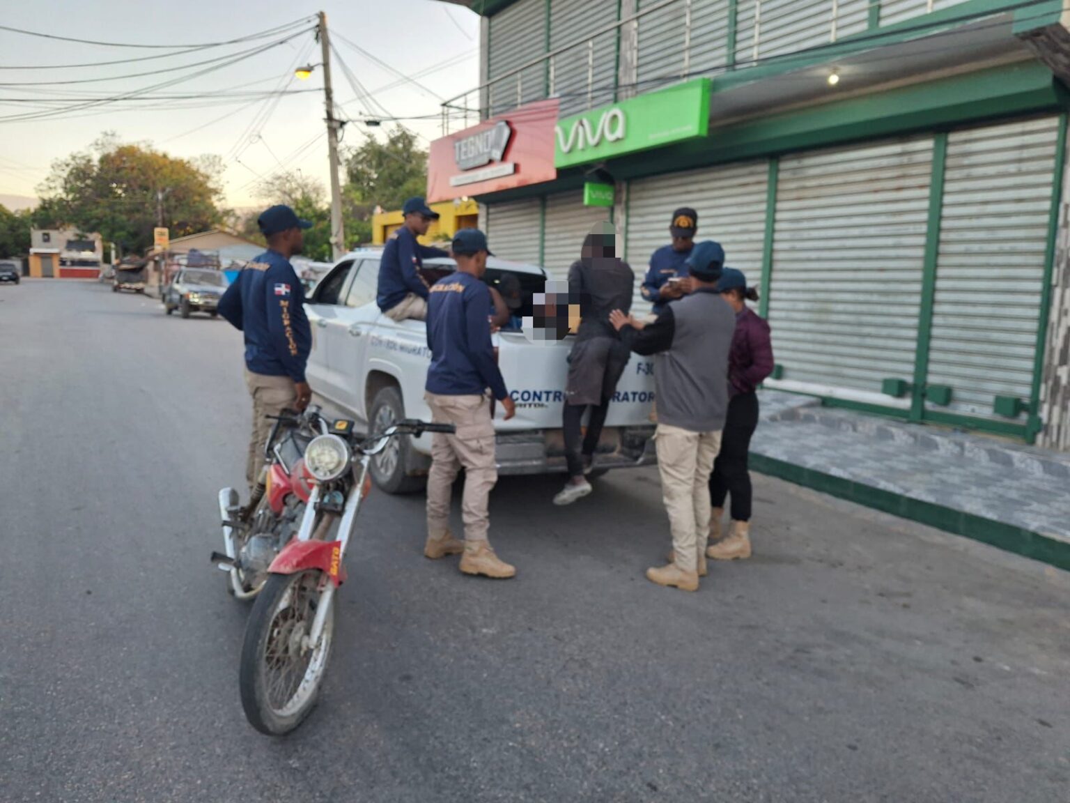 Migración detiene 1,089 irregulares y deporta 948 en RD