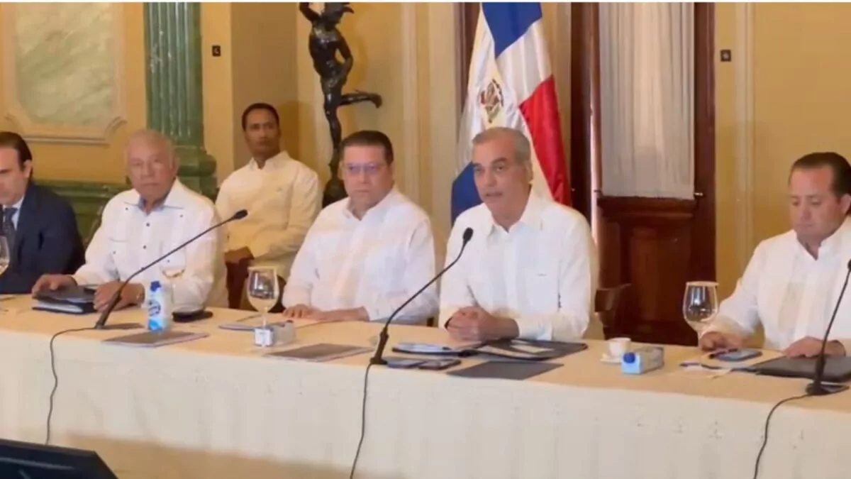 Abinader anuncia que esta semana no habrá aumento de los combustibles