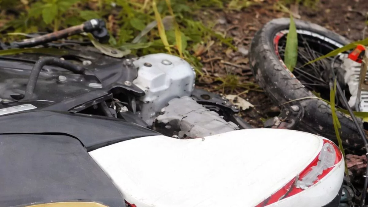 Hombre muere tras deslizarse en motocicleta en la carretera Yamasá - Santo Domingo