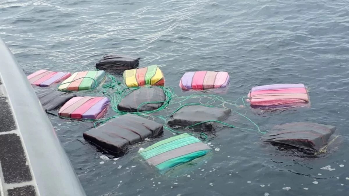 Incautan 840 kilos de cocaína en embarcación interceptada en el sur de Costa Rica