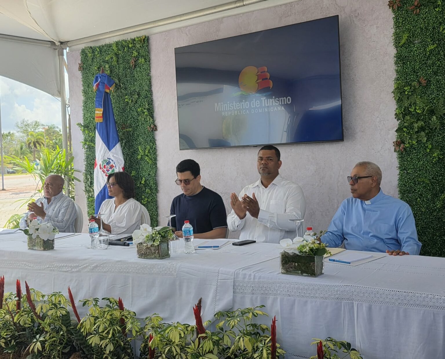 Párroco certifica transparencia en construcción de verja del Santuario Santo Cristo de los Milagros en Bayaguana