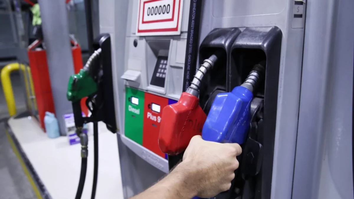Precio de la gasolina en EE.UU. sigue al alza y se sitúa en 4,10 dólares por galón 

Detalles en:  

Visítenos en nuestro periódico
