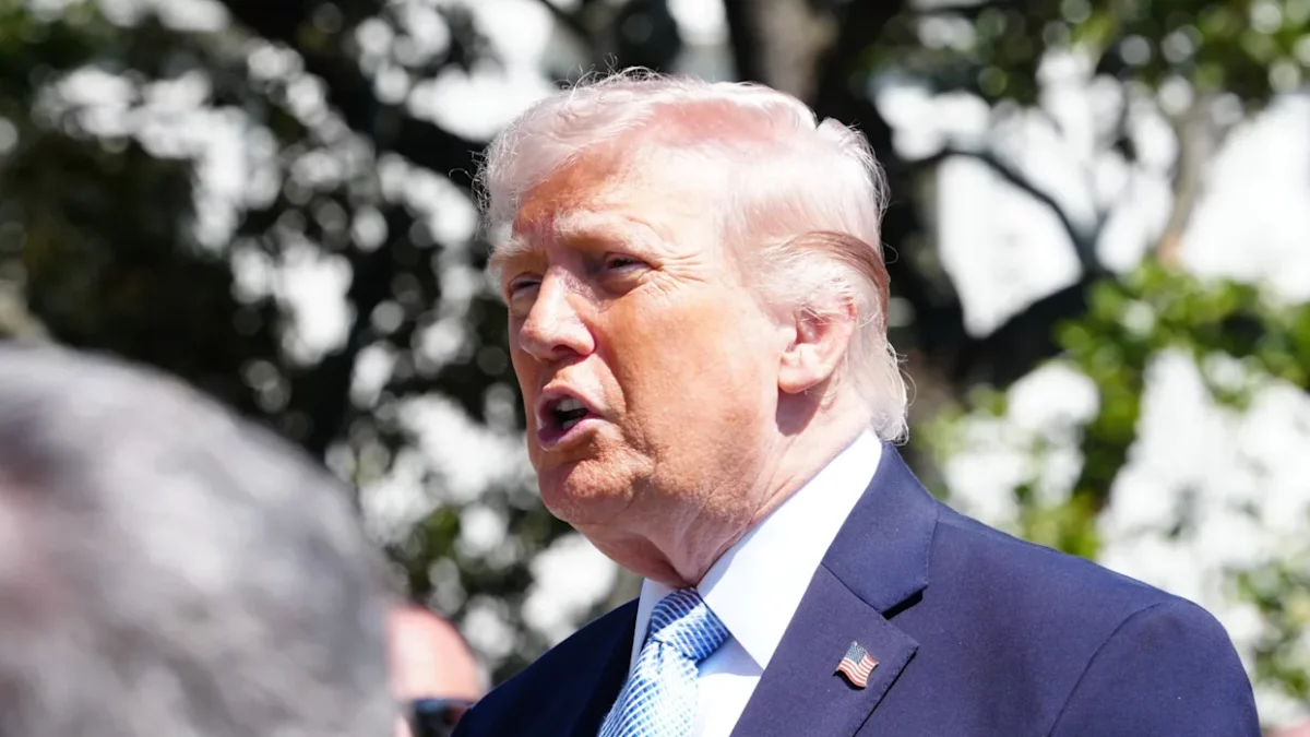 Trump cree que los refrescos bajos en calorías matan el cáncer, según un médico cercano #NoticiasSIN 

Amplíe detalles aquí: