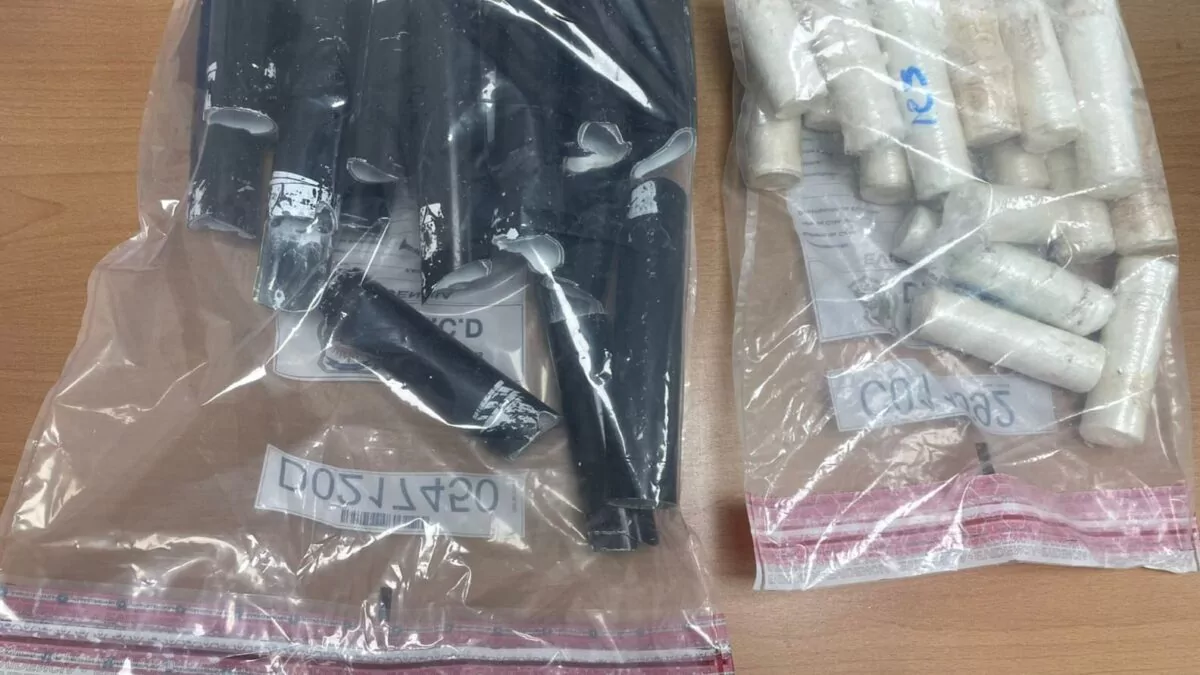 Arrestan mujer en aeropuerto del Cibao con cocaína oculta en tubos de maletas