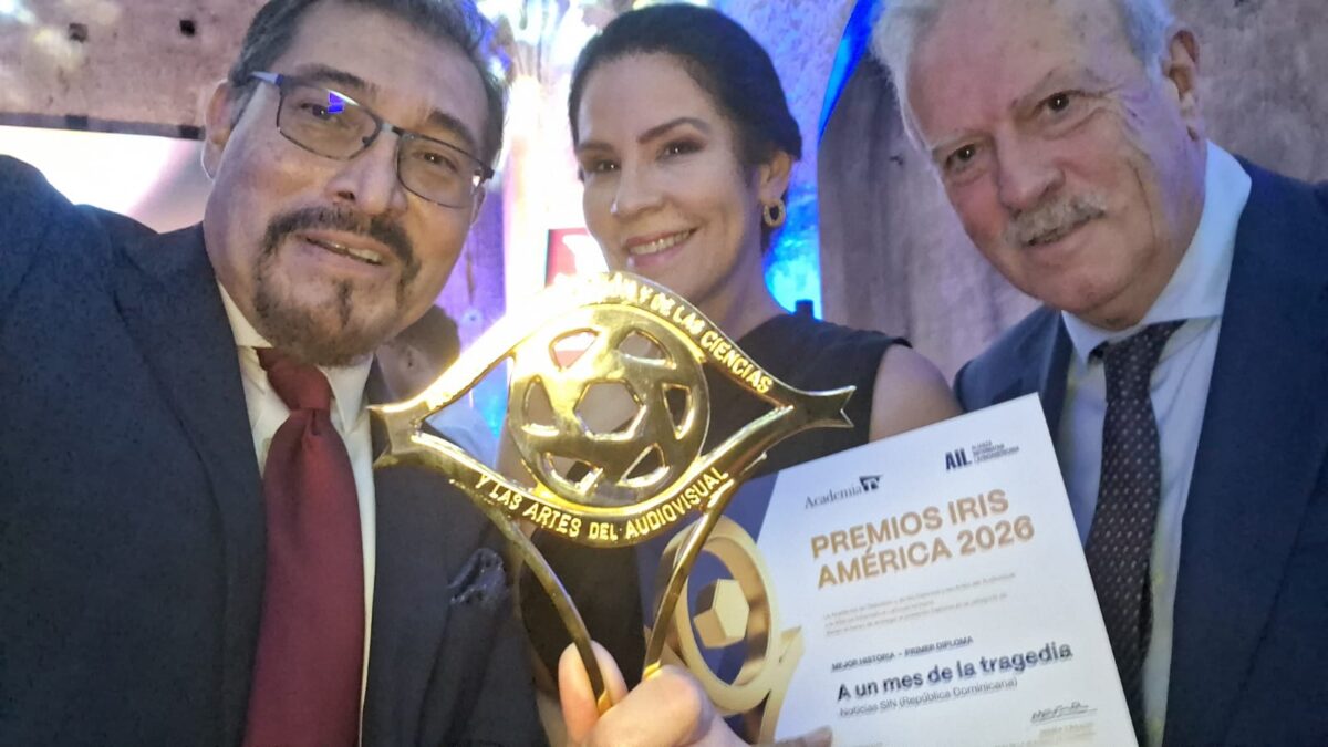 Grupo SIN gana premio a Última Hora del Año con la “tragedia del siglo” #NoticiasSIN 

Amplíe detalles aquí: