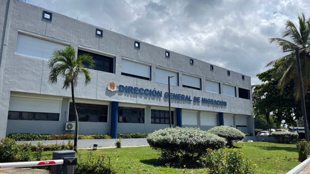 Migración advierte a empleadores sobre obligación de regularizar trabajadores extranjeros #NoticiasSIN 

Amplíe detalles aquí: