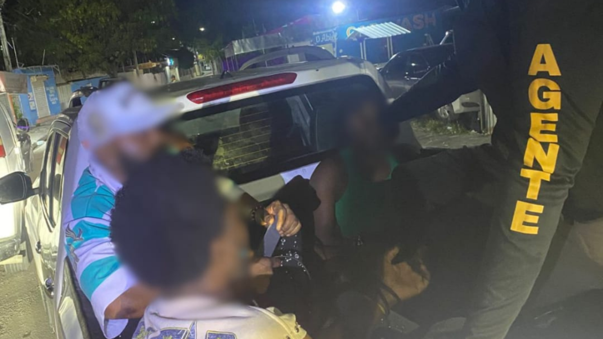 Migración deporta a 1,212 extranjeros indocumentados tras operativos simultáneos #NoticiasSIN 

Amplíe detalles aquí: