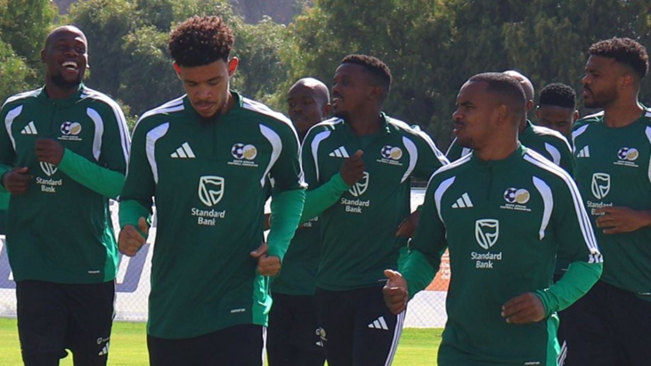 La selección de Sudáfrica llega a la capital para enfrentar el jueves a México