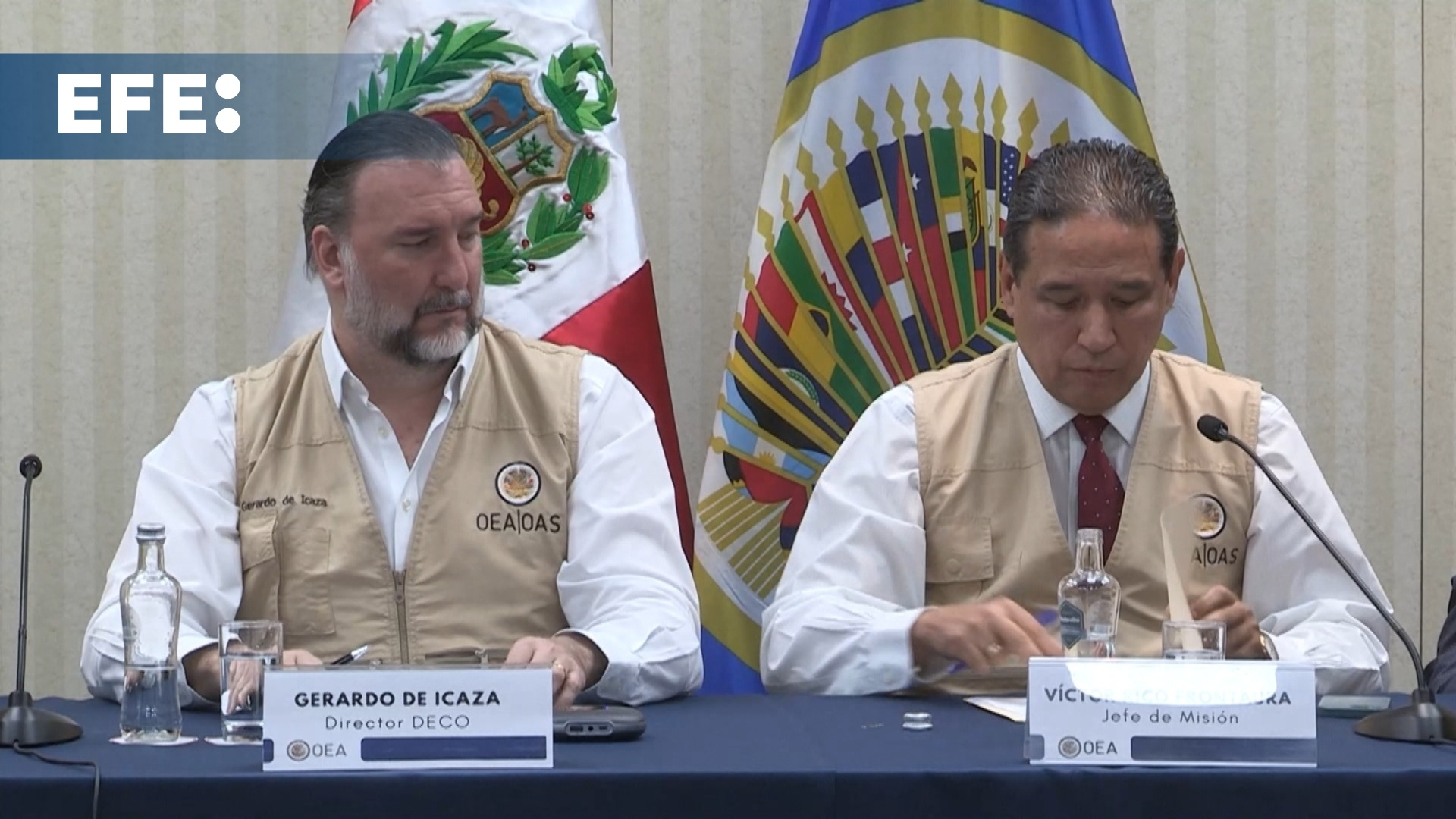 Observadores de la OEA presentan informe electoral en Perú junto a banderas oficiales